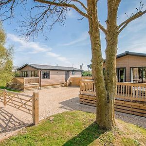 Hawthorn Glen Lodges